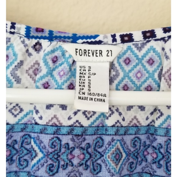 3/$20⭐ Forever 21 Blue patterned blue blouse - Picture 5 of 5